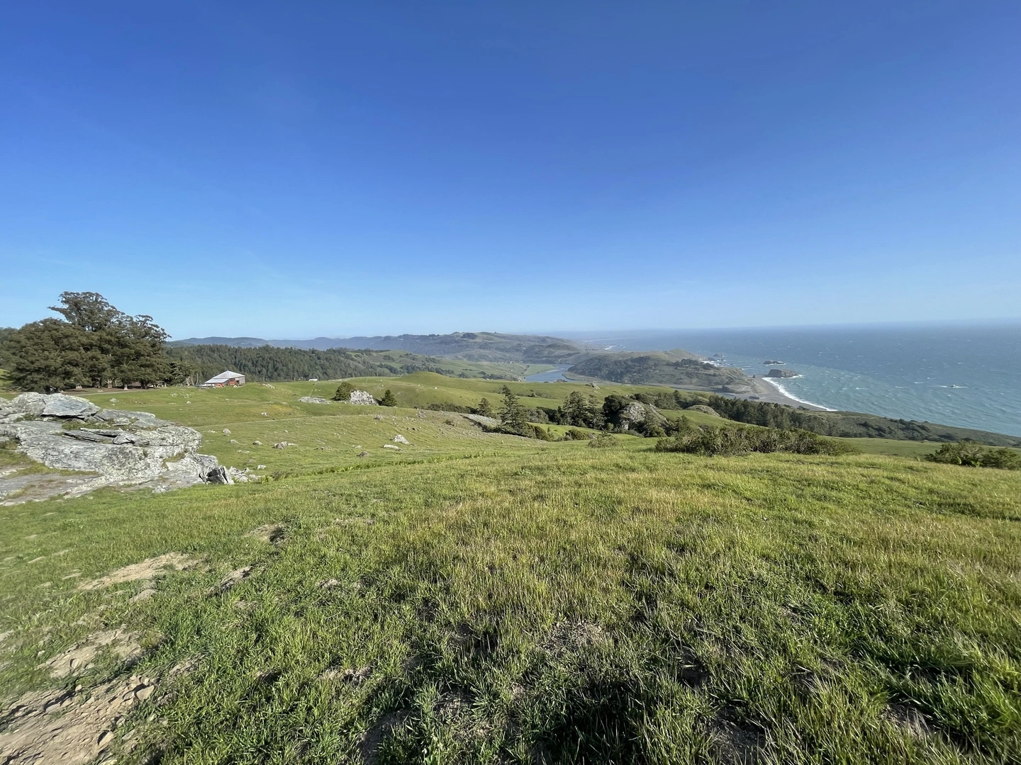 An image depicting the trail Pole Mountain via Sea ro Sky Trail and its surrounding area.
