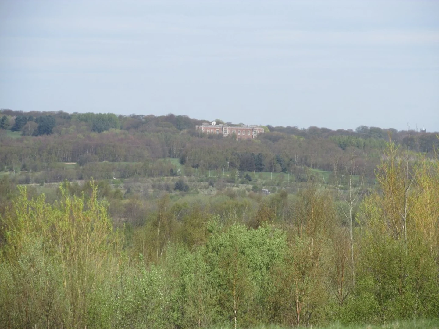 An image depicting the trail Rothwell Country Park via Pond Trail and its surrounding area.
