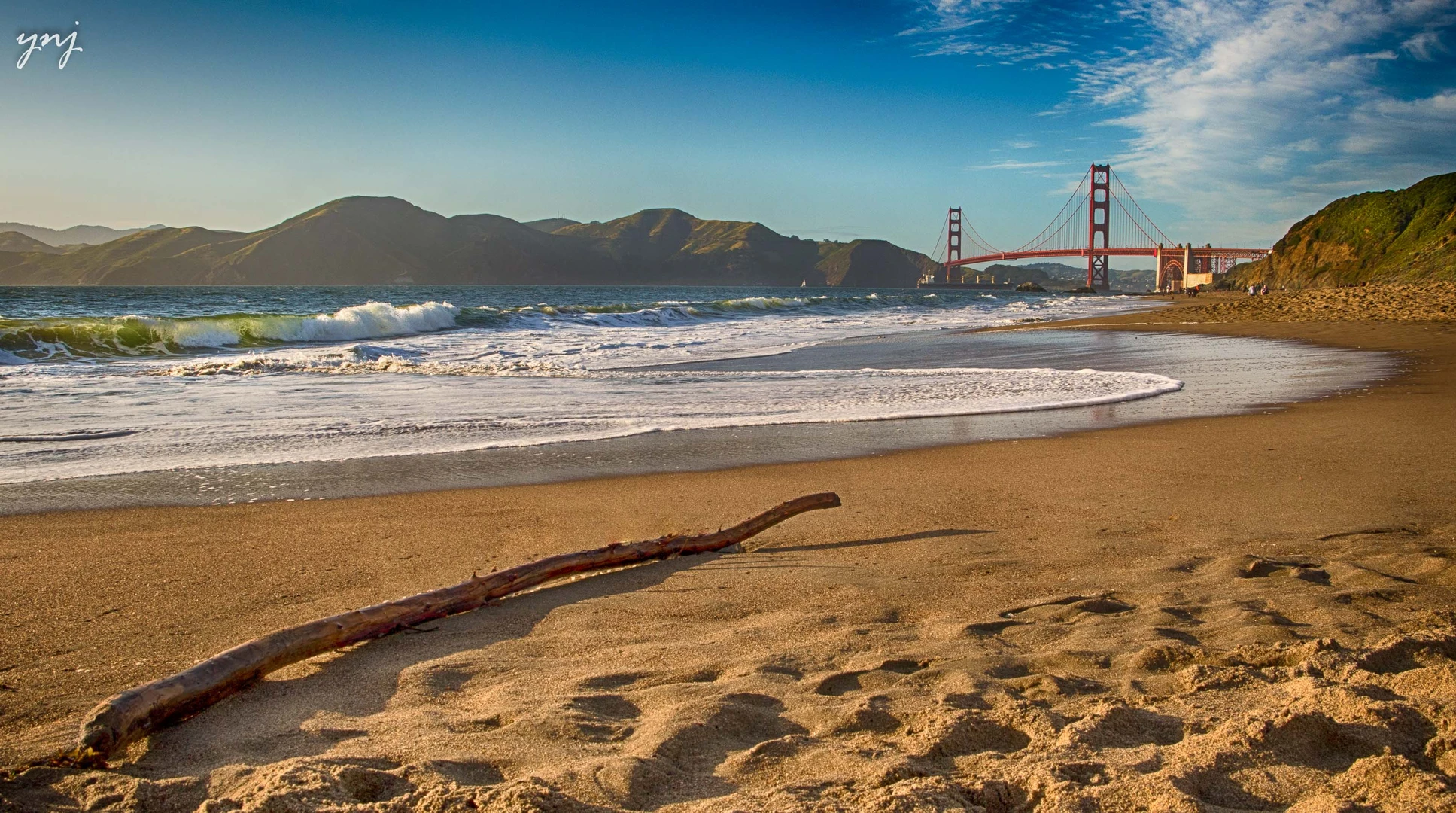 An image depicting the trail Coastal and Batteries to Bluffs Trail - Sutro Heights Park and its surrounding area.