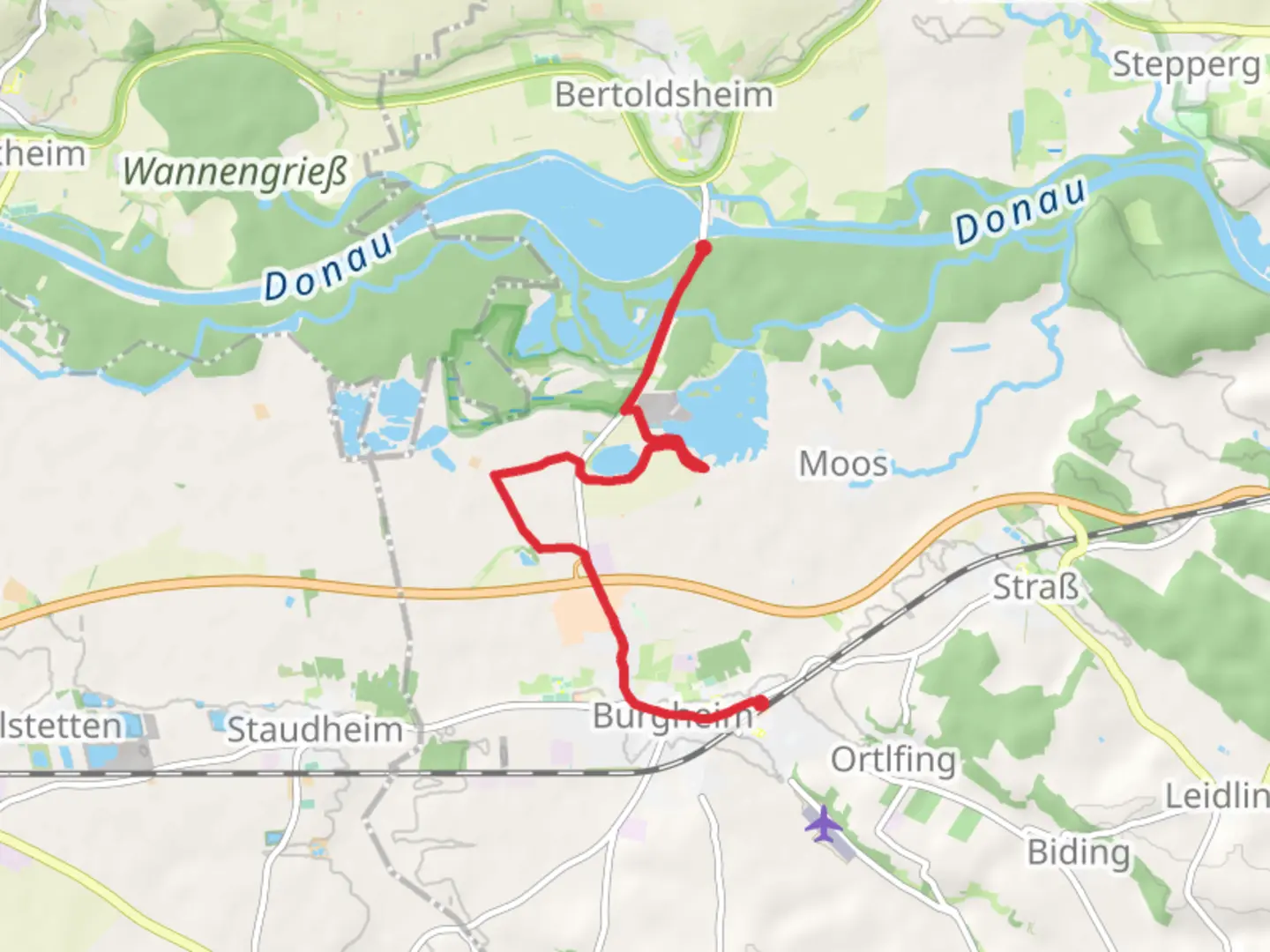 An image depicting the trail Burgheimer Weiher and its surrounding area.