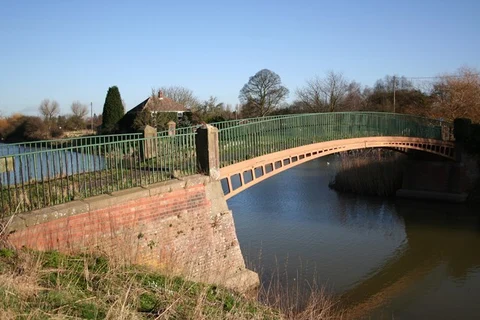 An image depicting the trail Lea Loop via Angrove Wood and its surrounding area.