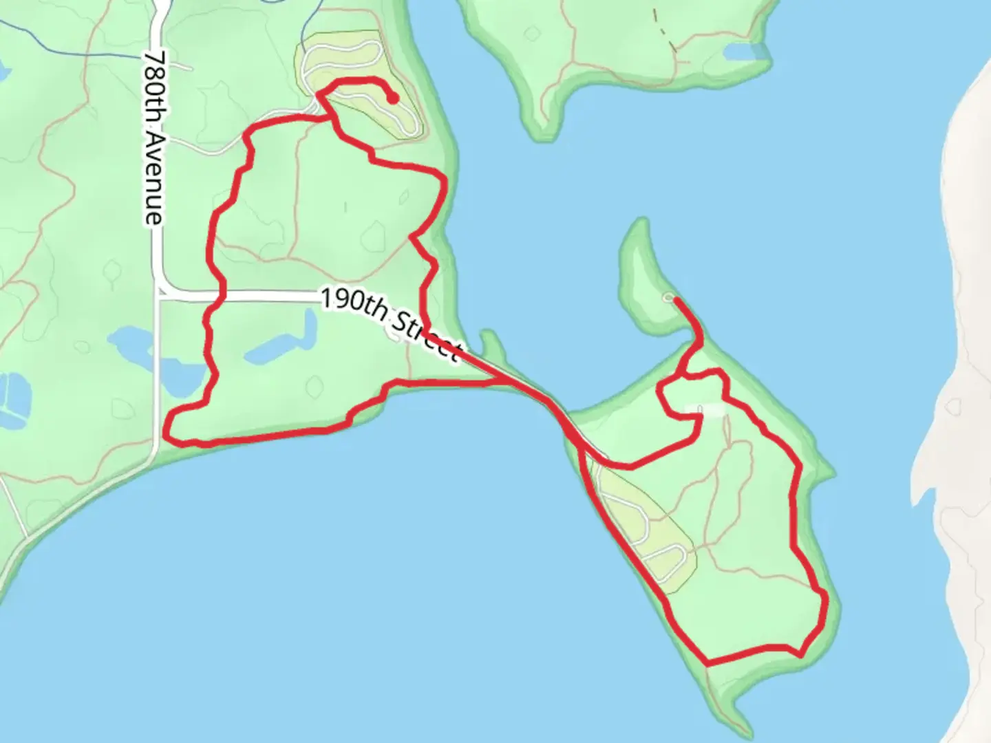 An image depicting the trail Albert Lea Lake Loop and its surrounding area.