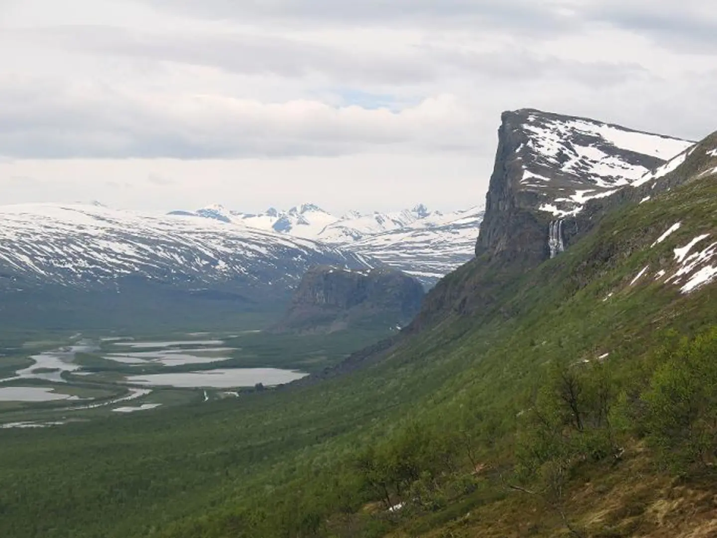 An image depicting the trail Sarek National Park Trek and its surrounding area.