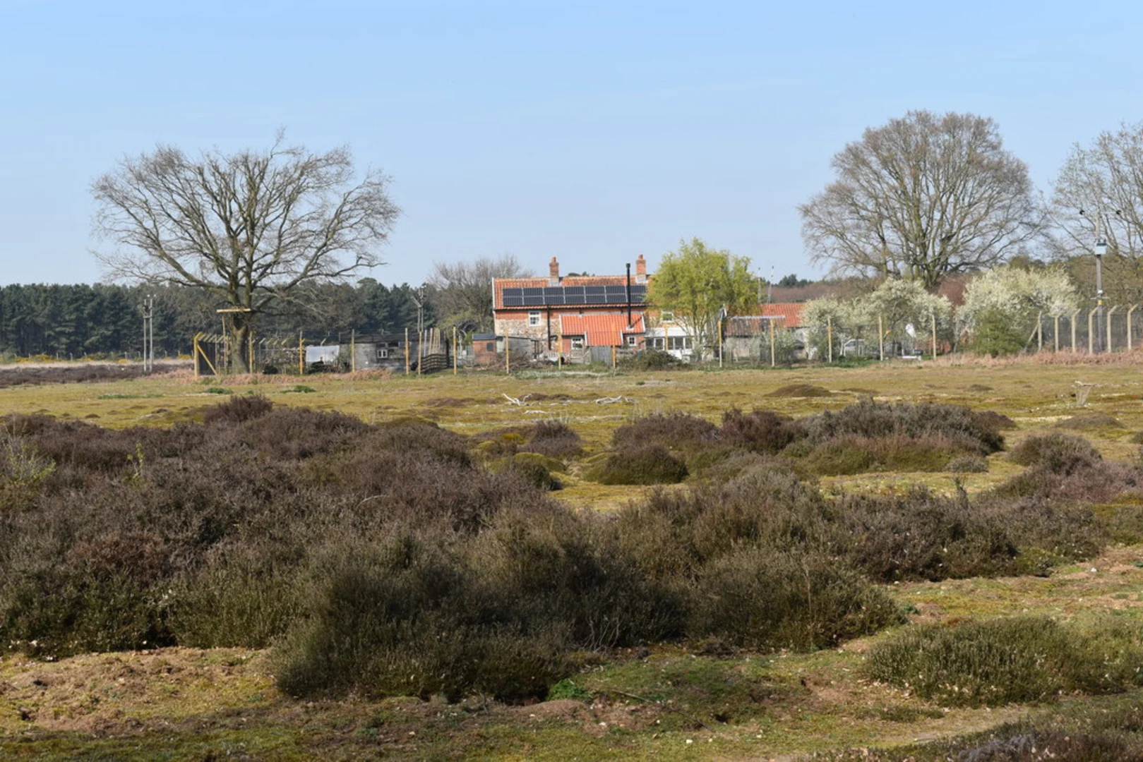 An image depicting the trail Capel St Andrew Country Park via Standlings Walk and its surrounding area.