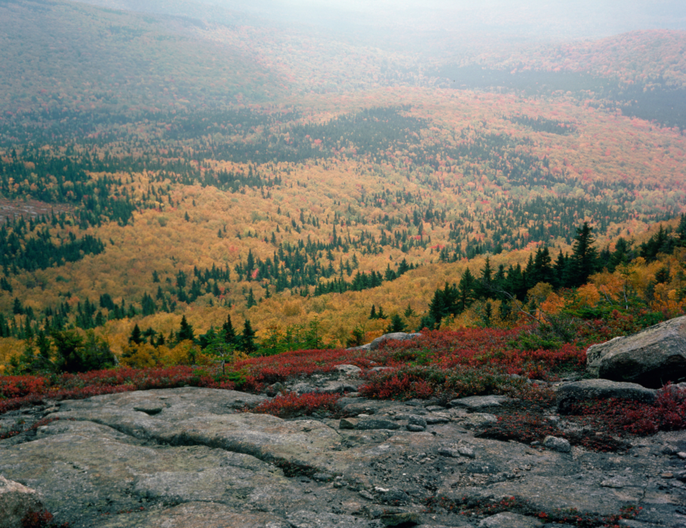An image depicting the trail Eagle Crag via Mount Meader Trail and its surrounding area.