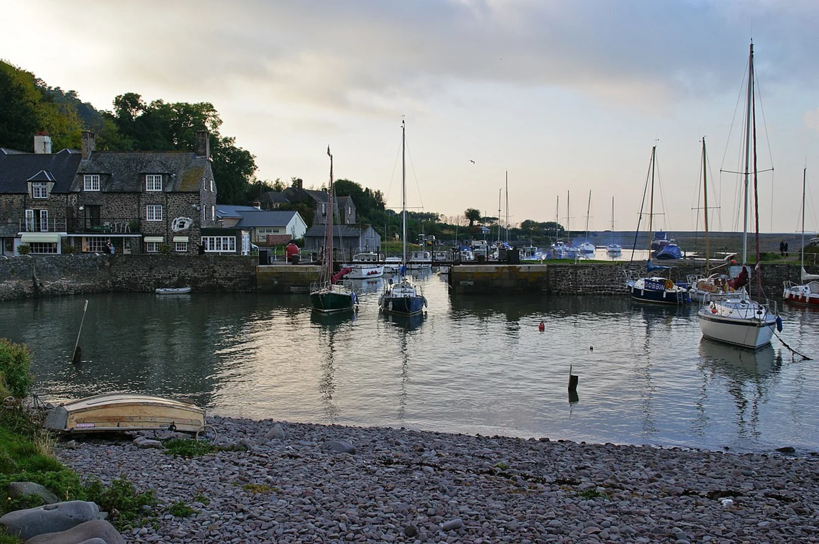 An image depicting the trail Bossington to Porlock Weir Walk and its surrounding area.