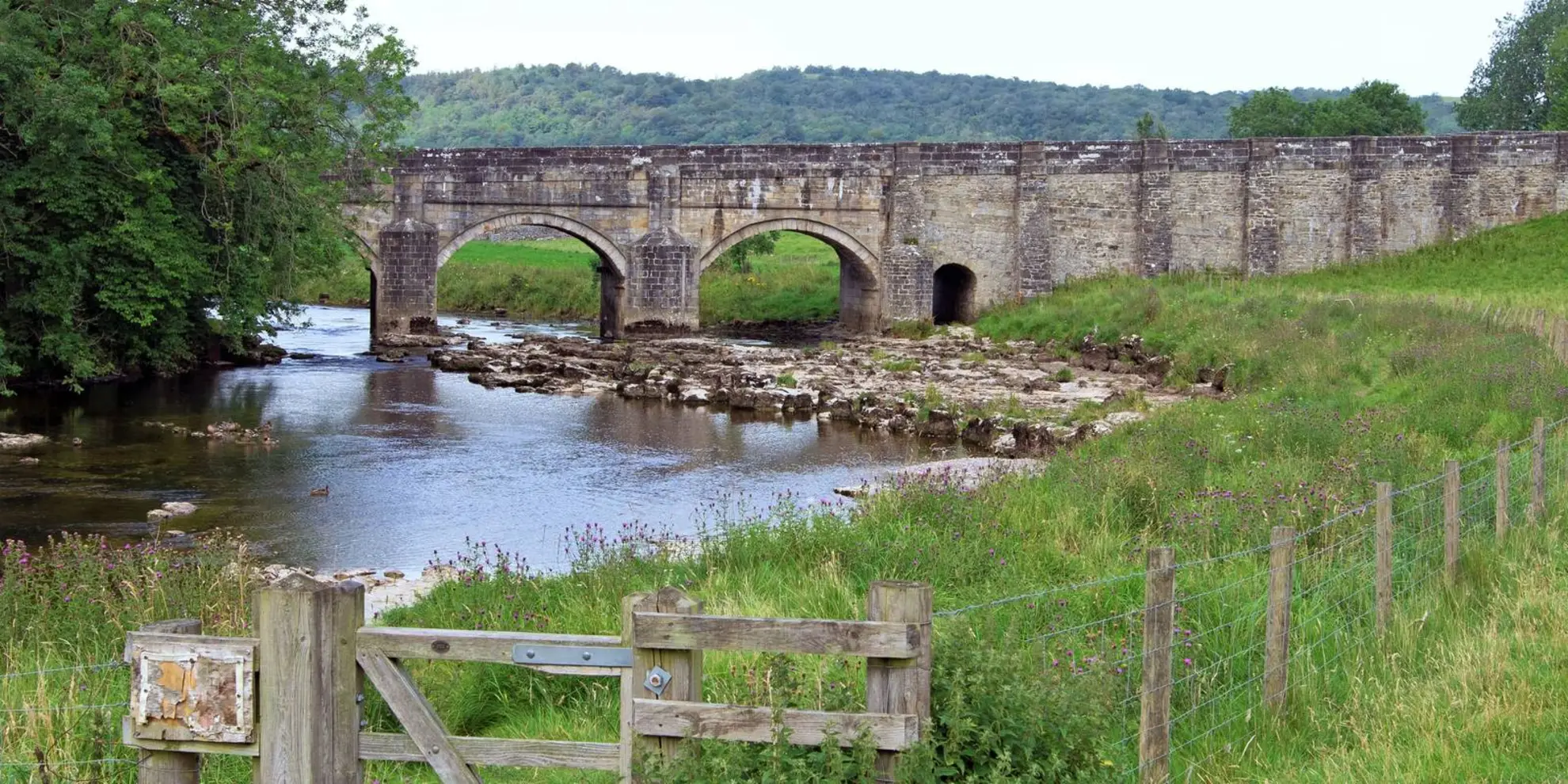 An image depicting the trail Three Crags from Weeton Station and its surrounding area.