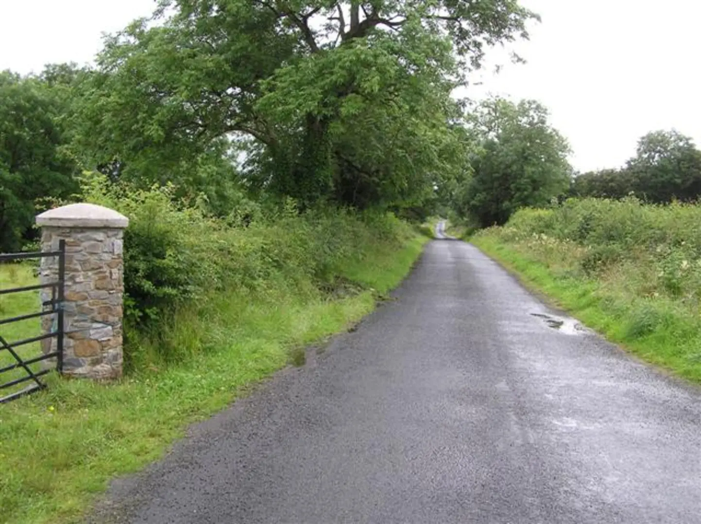 An image depicting the trail Broadford Ashford Walking Trail - Gortnaclohy Loop and its surrounding area.