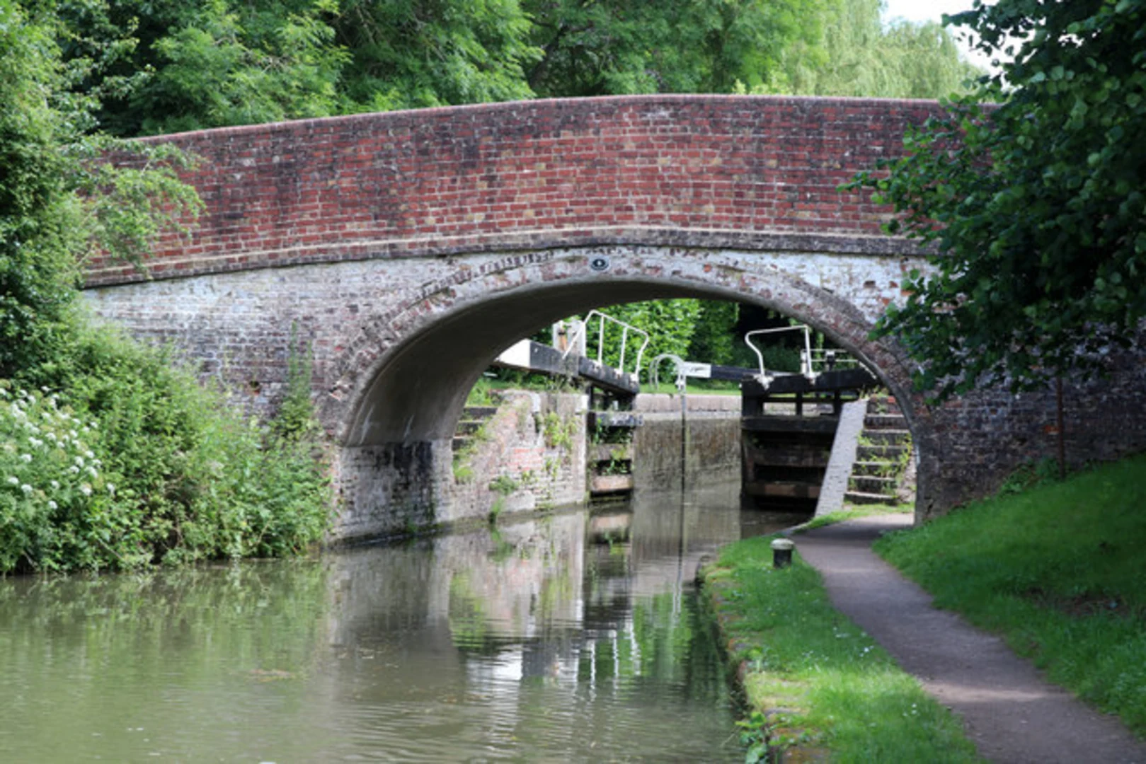 An image depicting the trail Ashby St Ledgers and its surrounding area.