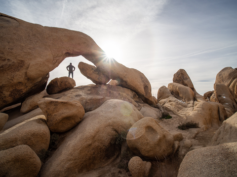 An image depicting the trail Arch Rock Trail and its surrounding area.