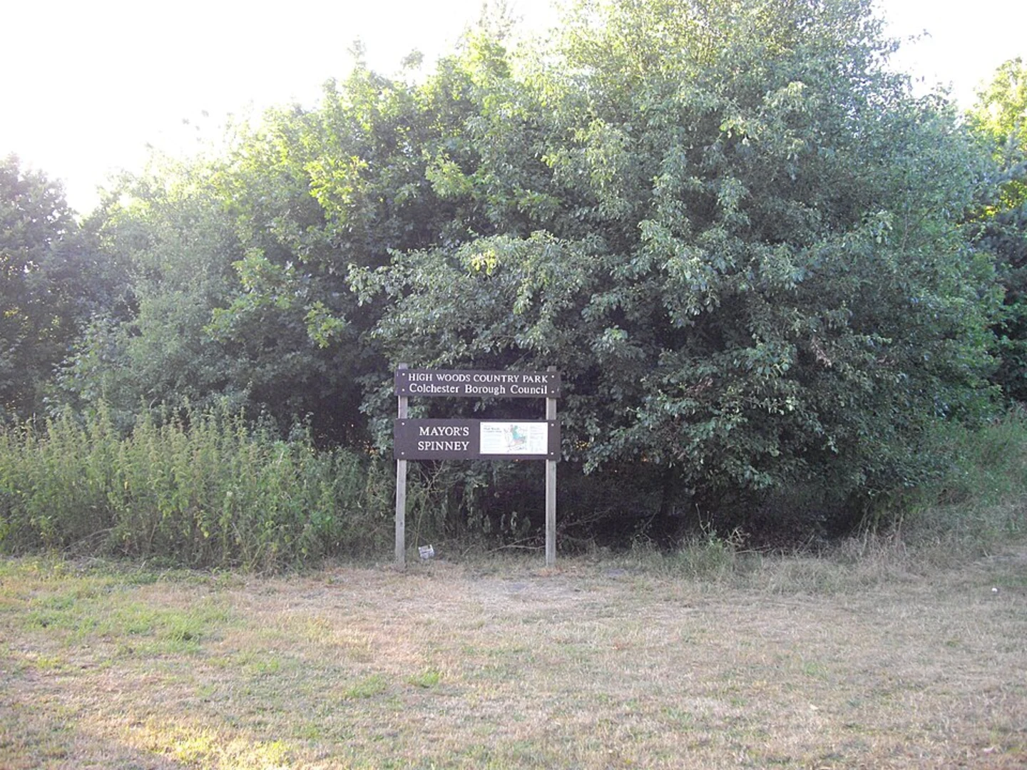 An image depicting the trail Colchester and Hythe Loop via High Woods Country Park and its surrounding area.