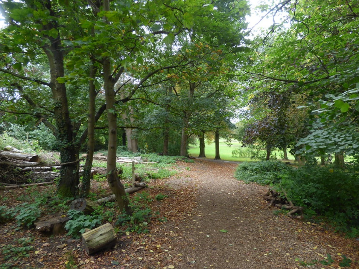 Chamberlain Gardens Loop