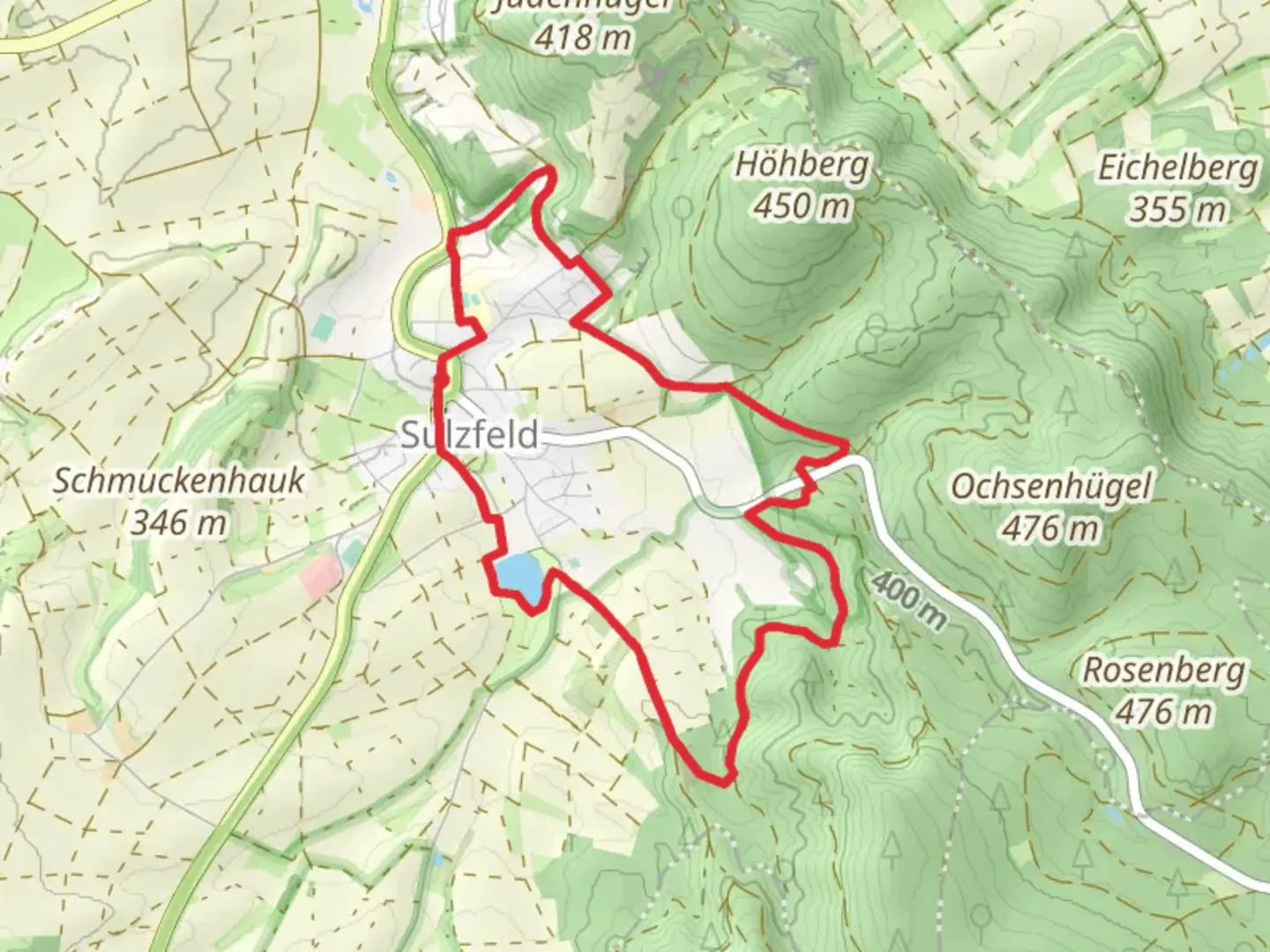 An image depicting the trail Badesee Sulzfeld via Biergartenwanderweg and its surrounding area.