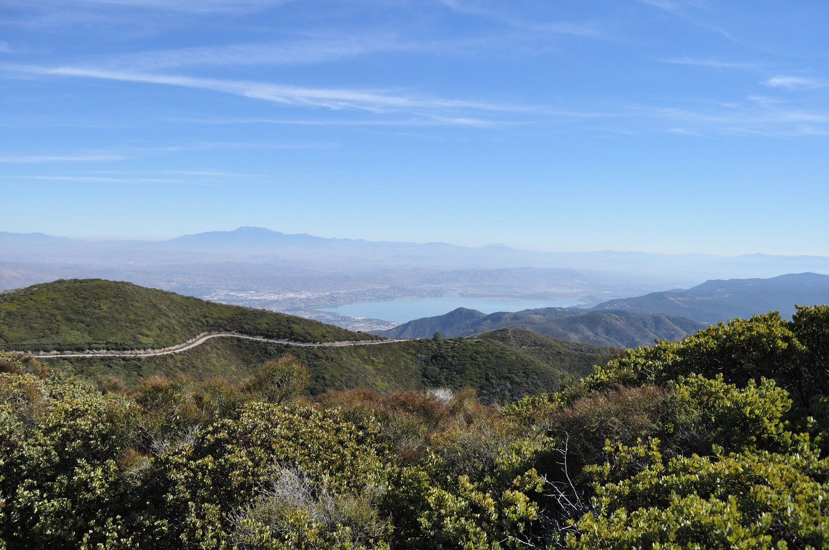 An image depicting the trail Los Pinos Peak via Bell Ridge and its surrounding area.