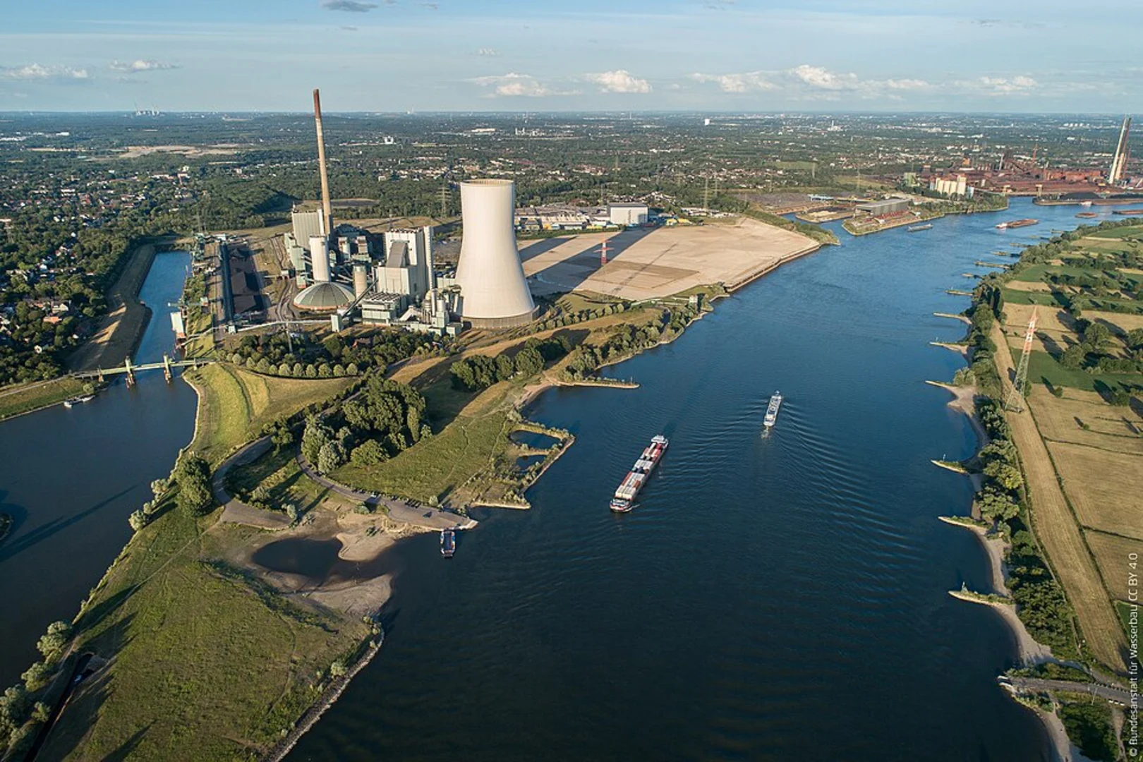 An image depicting the trail Naturschutzgebiet Rheinaue Binsheim and River Rhine Scenic Walk and its surrounding area.