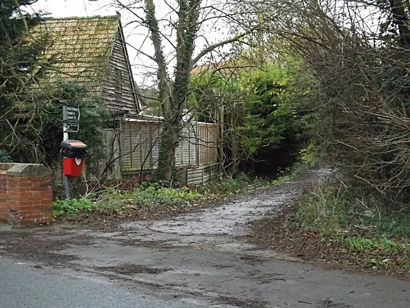 An image depicting the trail Cambourne Loop and its surrounding area.