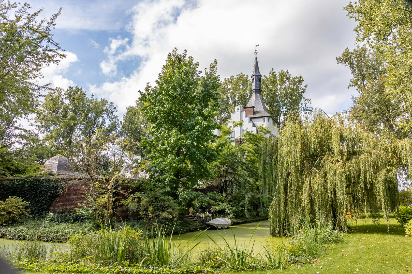 An image depicting the trail Sallandpad and Hanzestedenpad Loop and its surrounding area.