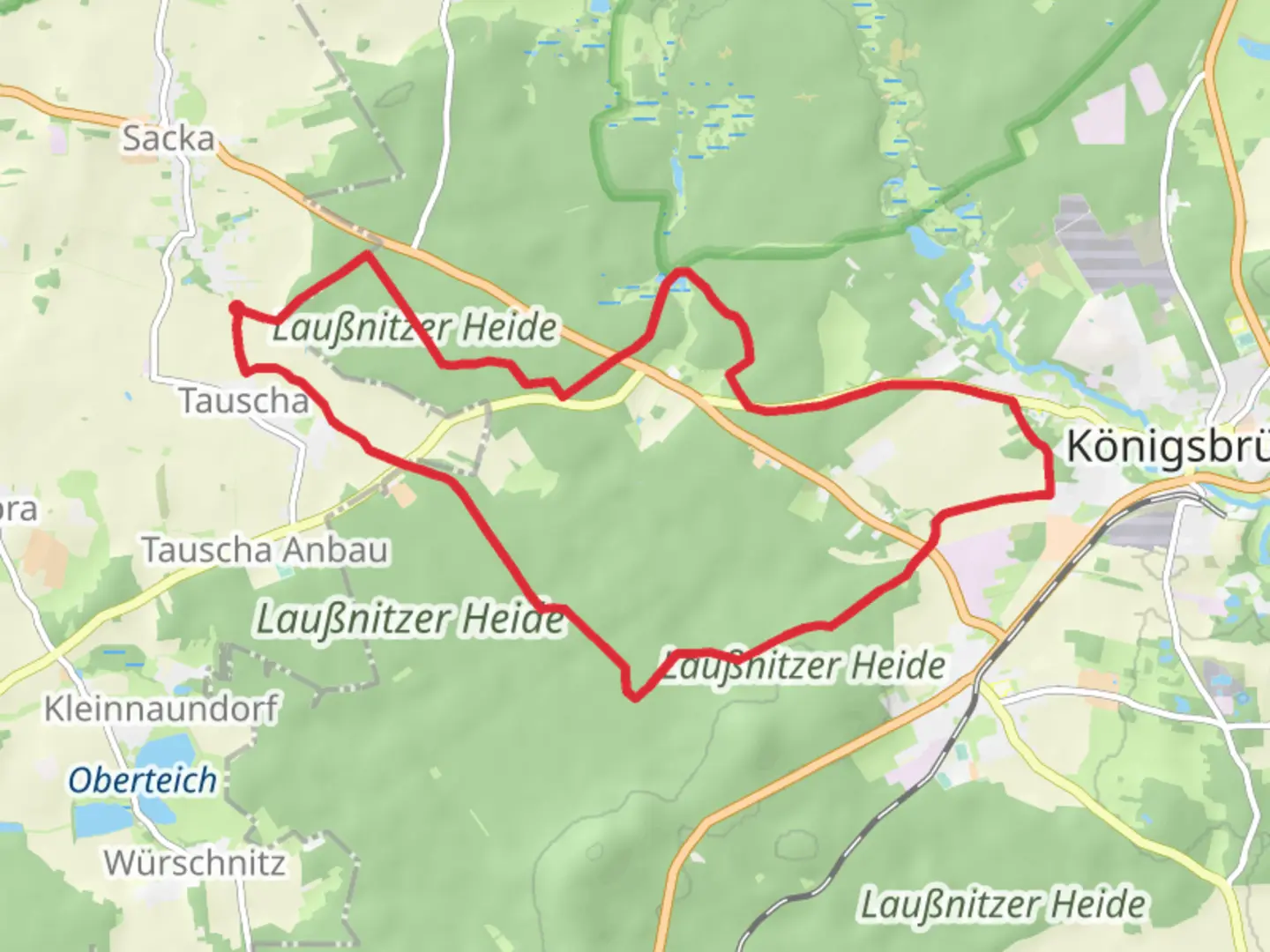 An image depicting the trail Laubnitzer Heide Loop and its surrounding area.