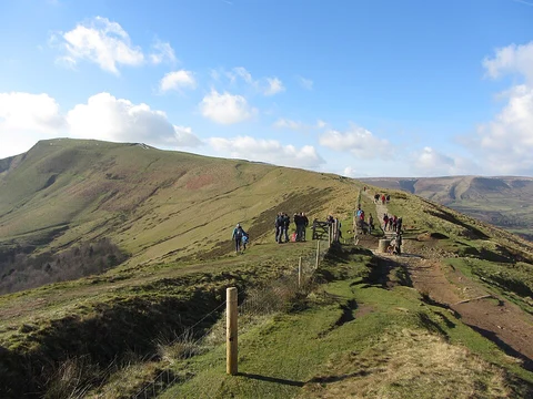 An image depicting the trail Tom Hyett, Mam Tor Hillfort and Speedwell Cavern Walk and its surrounding area.