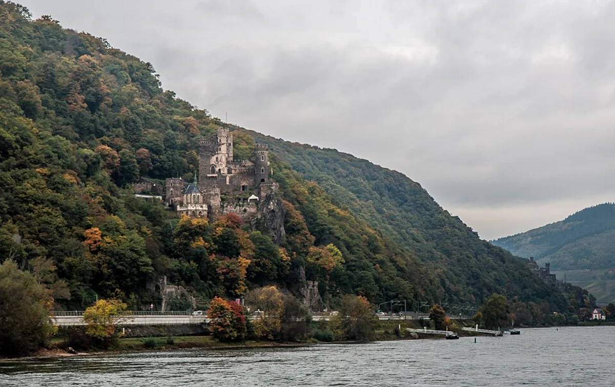Außerhalb-Büdesheim and Bachweg Loop