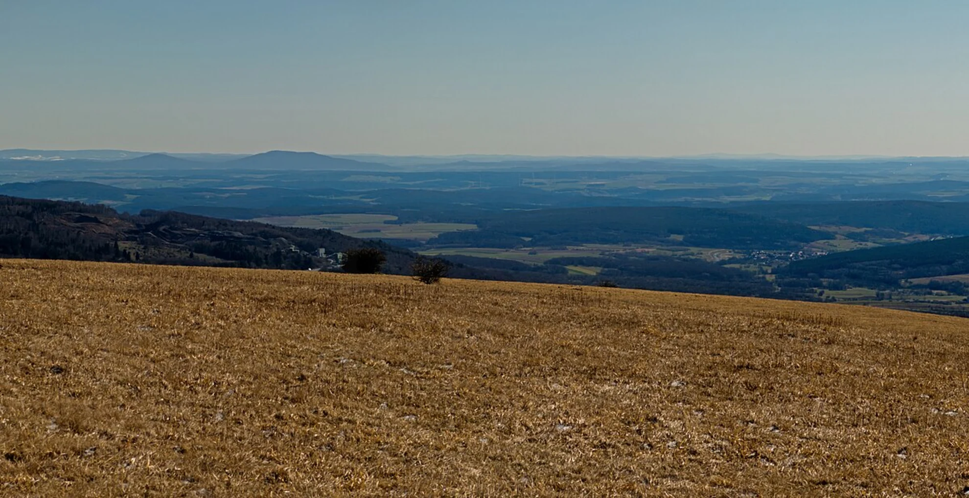 An image depicting the trail Ruine Milseburg, Stellberg, Maulkuppe and Milseburg Loop via Milseburg Rundweg 2 and its surrounding area.