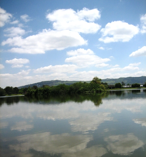 An image depicting the trail Legg Lake and North Lake Loop and its surrounding area.