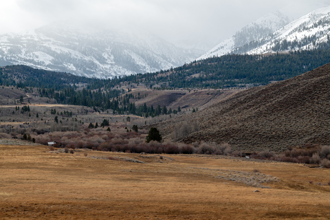 An image depicting the trail Anna Lake via Burt Canyon Trail and its surrounding area.