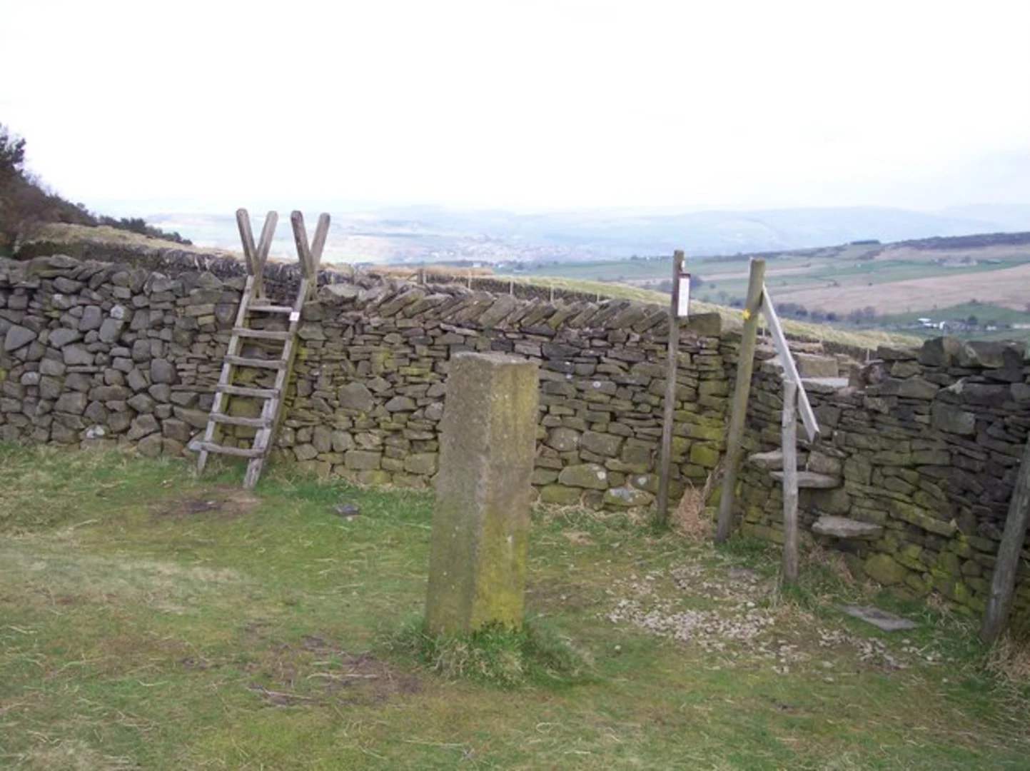 An image depicting the trail Lyme Park, Higher Moor and Macclesfield Canal Loop from Derby and its surrounding area.