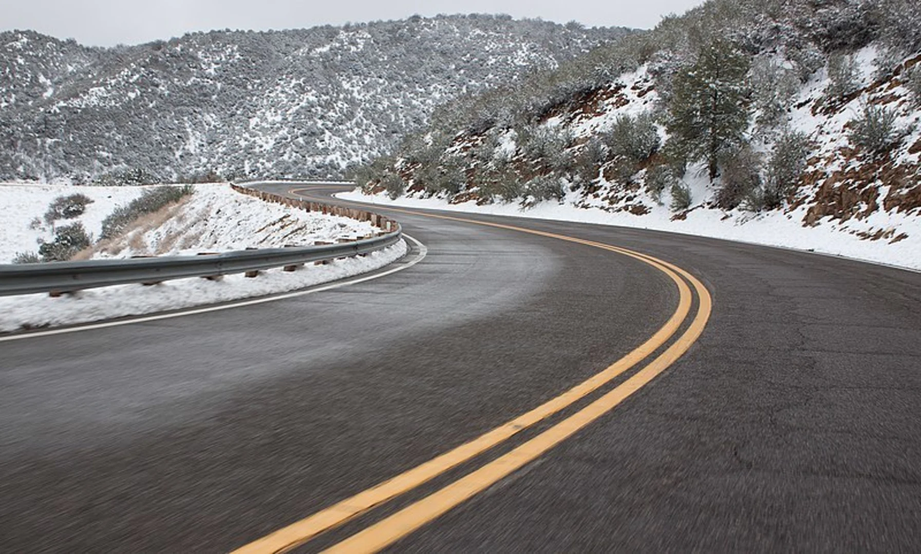 An image depicting the trail Glen Oaks Trail and its surrounding area.