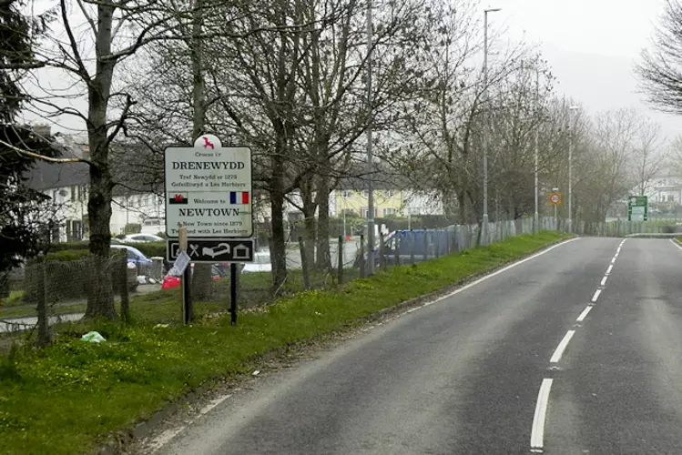 Ffrydd Farm and Penshwa Lane from Newtown - Y Drenewydd