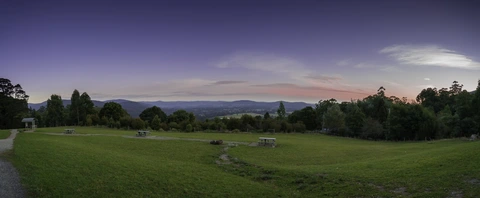 An image depicting the trail O'Shannassy Aqueduct Trail and its surrounding area.