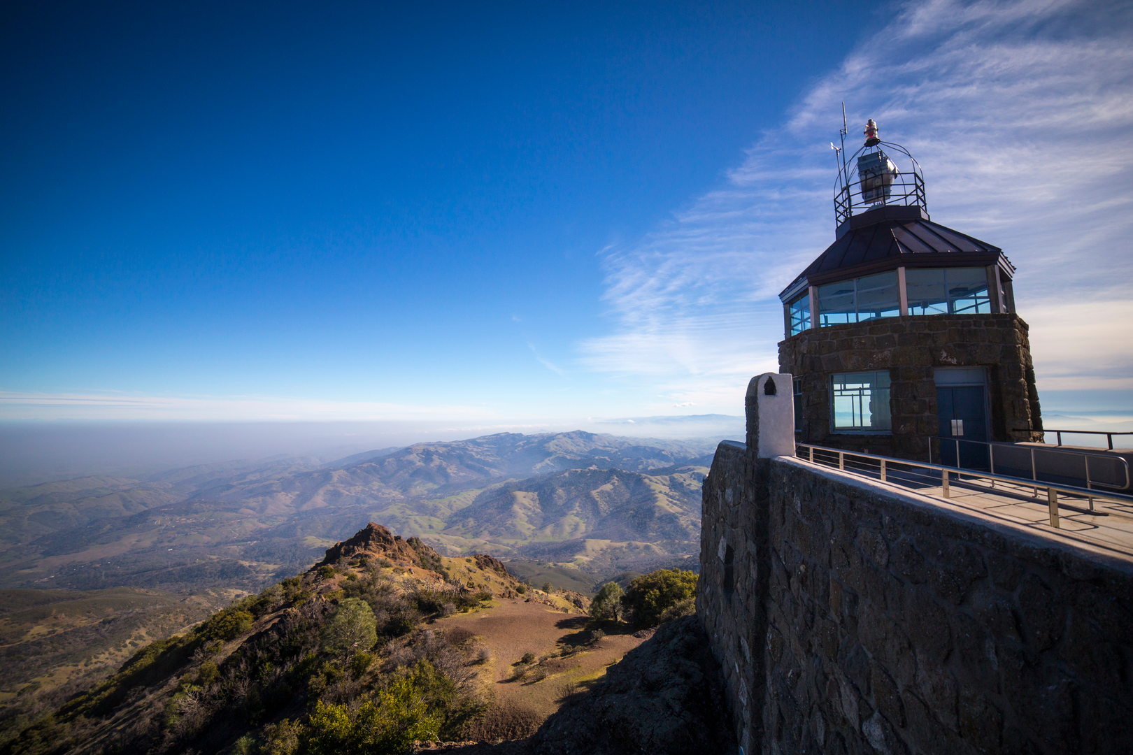An image depicting the trail Mount Diablo and its surrounding area.