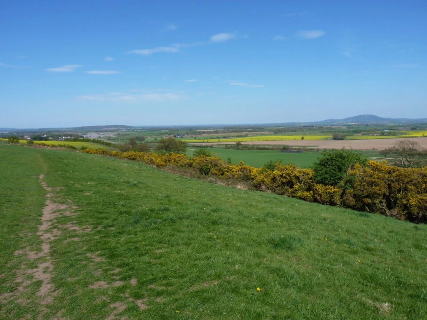 An image depicting the trail Lyth Hill Country Park Loop and its surrounding area.
