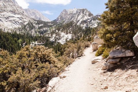 An image depicting the trail Mount Whitney Trail and its surrounding area.