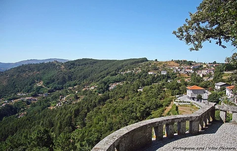 An image depicting the trail PR 5 Vereda das Funduras and its surrounding area.