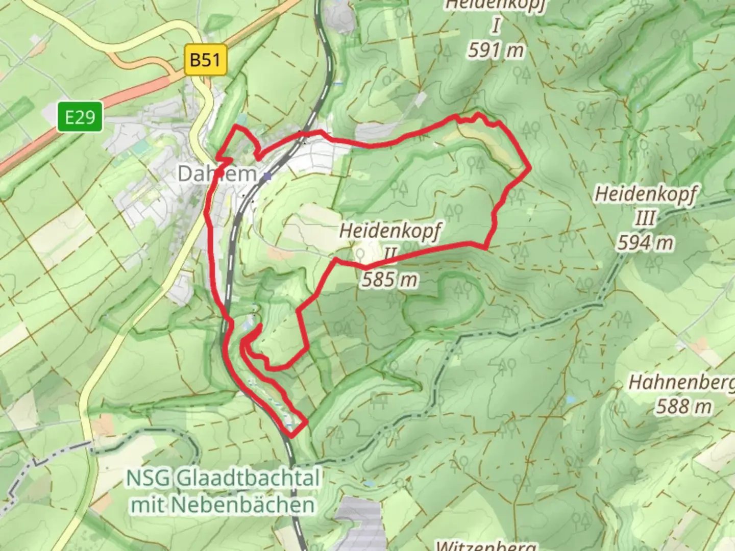 An image depicting the trail EifelSchleife Moorpfad and Naturwanderpfad and its surrounding area.