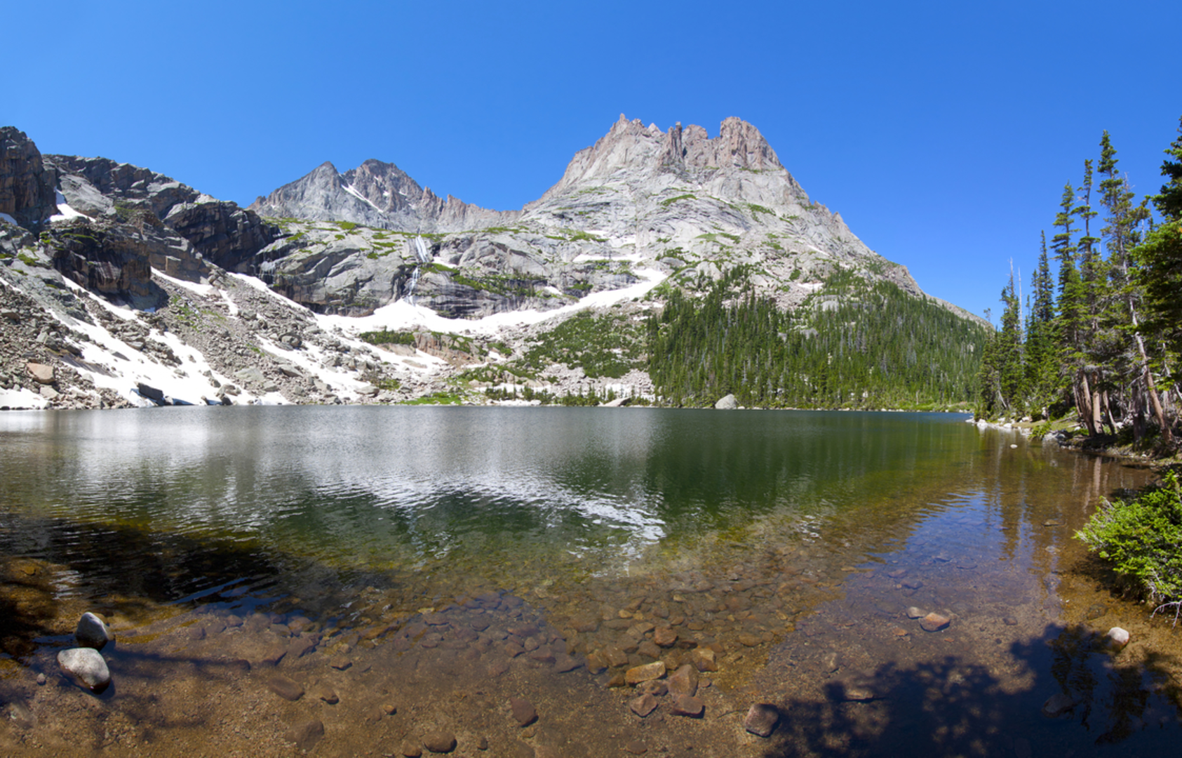 An image depicting the trail Black Lake via Mills and Jewel Lake Trail and its surrounding area.