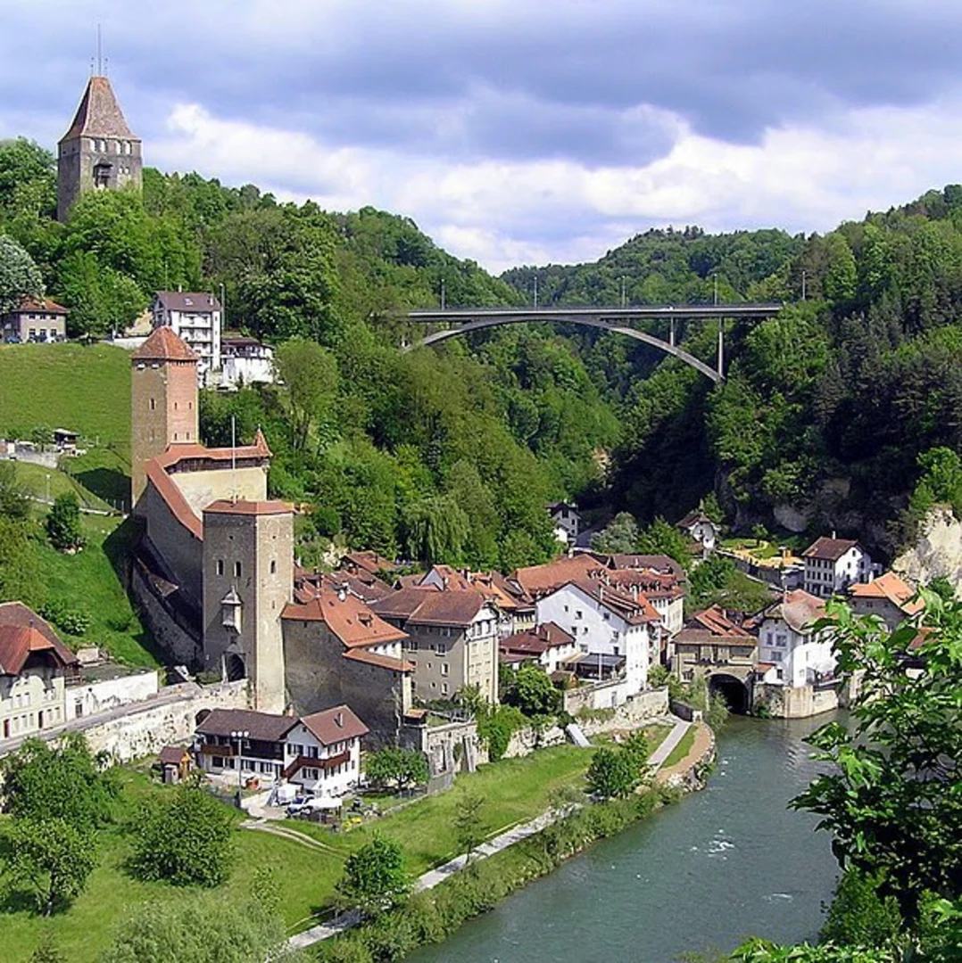 An image depicting the trail Gorges du Gottéron and its surrounding area.