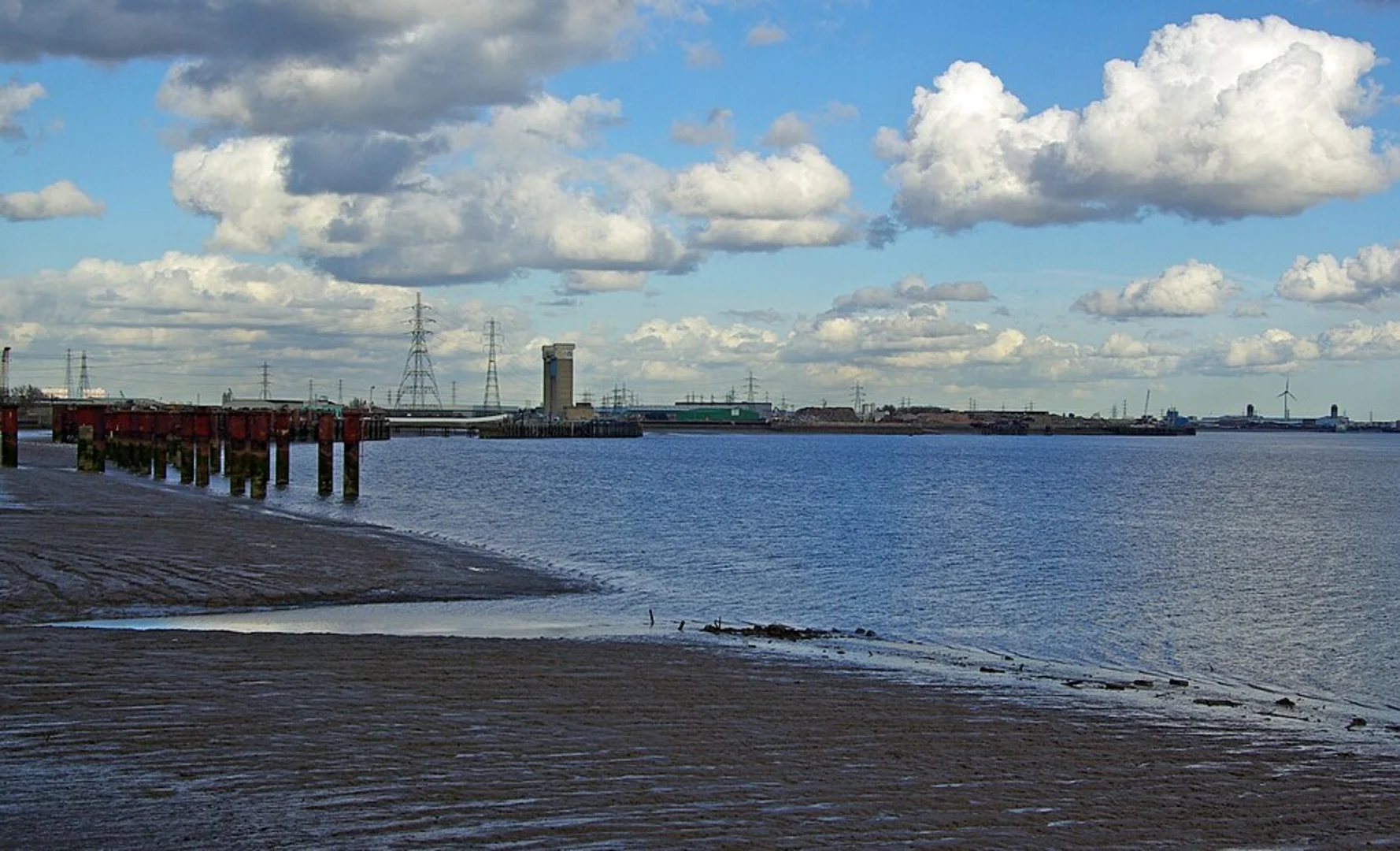 An image depicting the trail New Beckton Park and Gallions Point and its surrounding area.