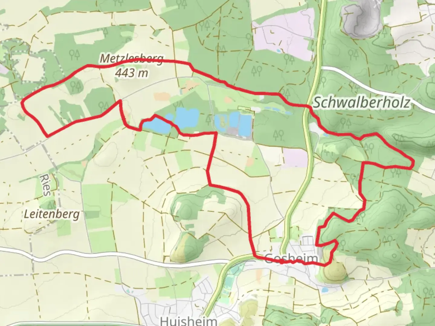 An image depicting the trail Gosheimer Weiher via Rundwanderweg Monheim 16 and its surrounding area.
