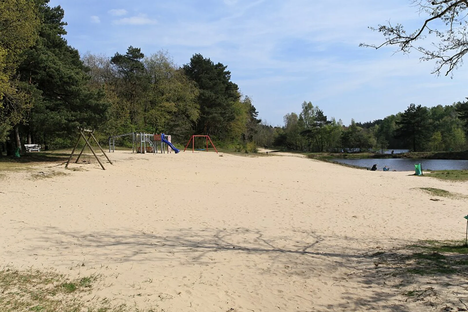 An image depicting the trail Tunxdorfer Waldsee and Tunxdorfer Wald Loop and its surrounding area.