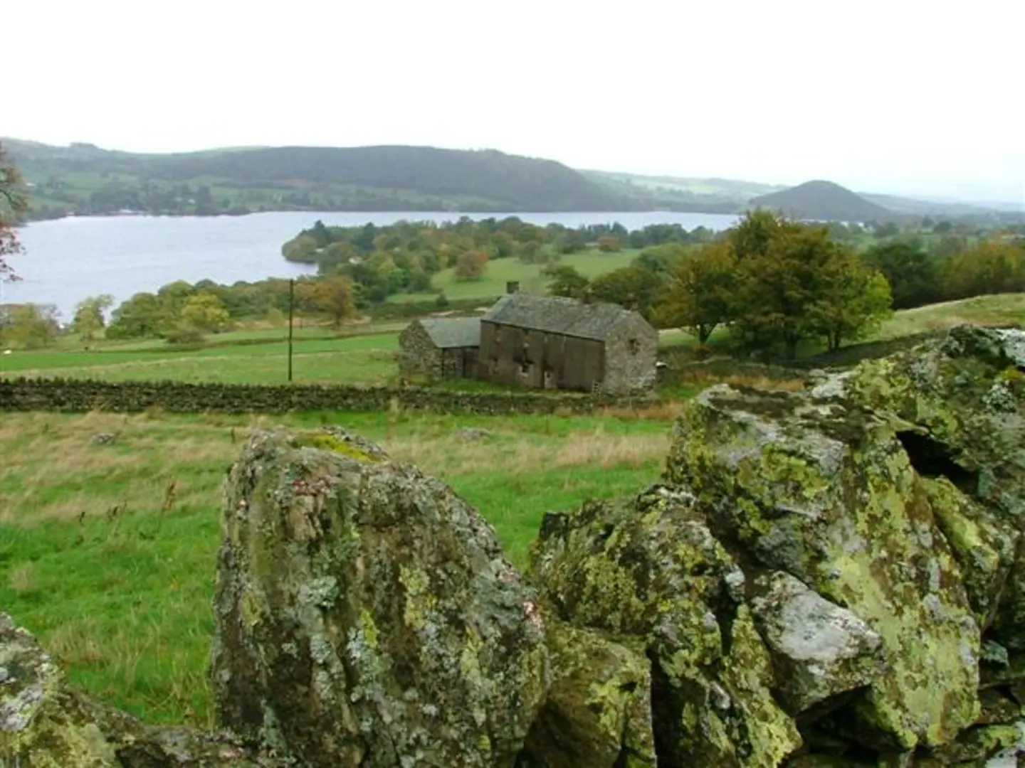 An image depicting the trail Dunmallard Hill Loop and its surrounding area.