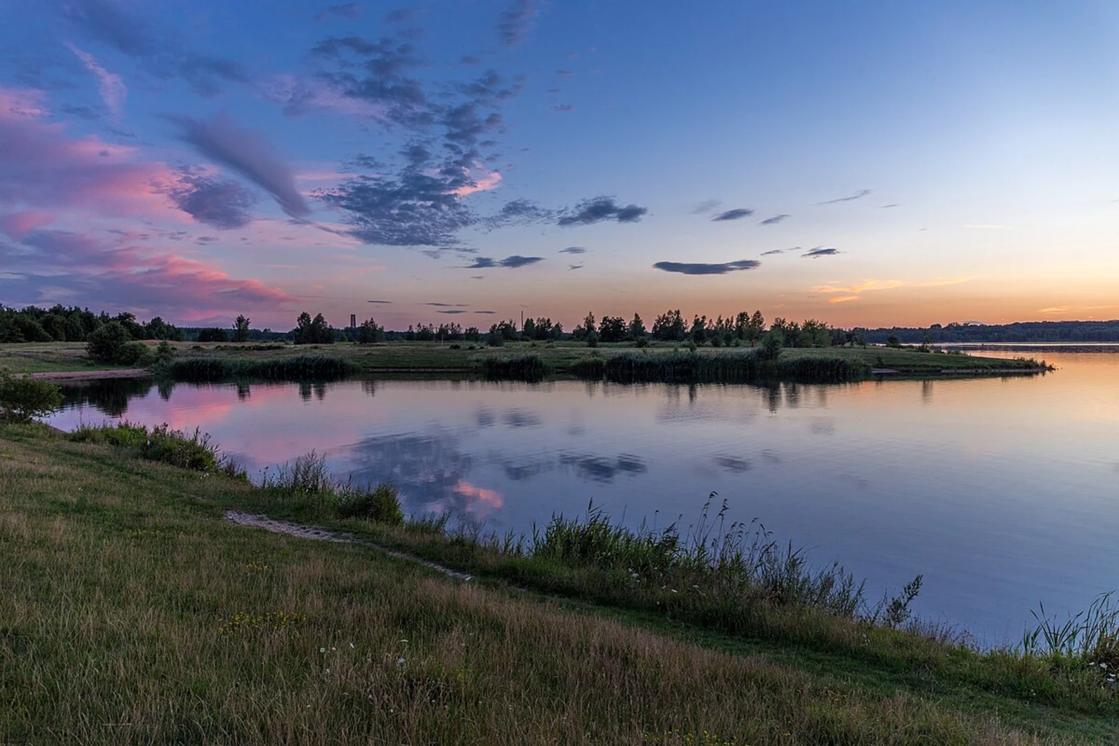 An image depicting the trail Cospundener See via Am Stausee and Lauerschen Weg and its surrounding area.