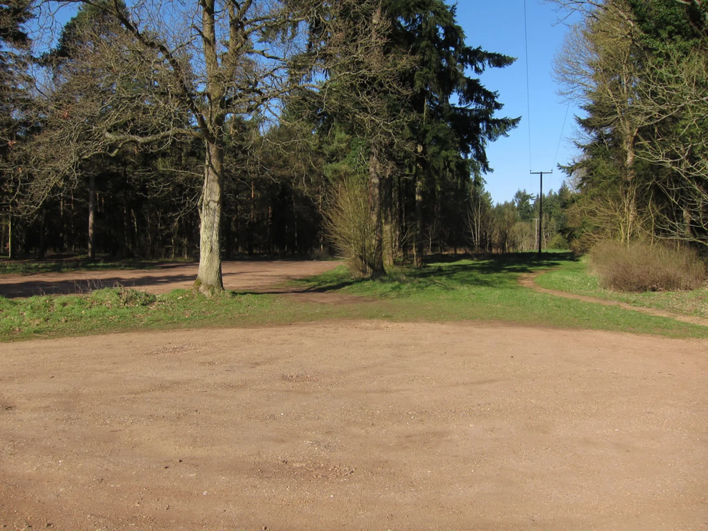 An image depicting the trail The Great Estates Trail and Blue Trail and its surrounding area.