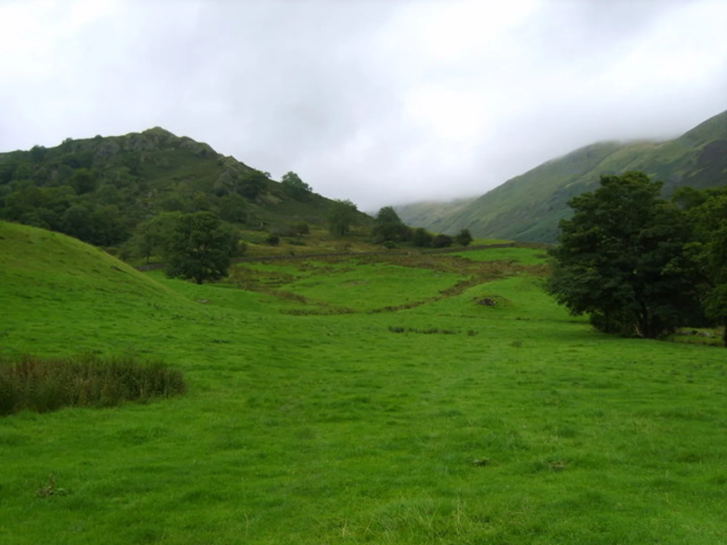 An image depicting the trail Troutbeck Tongue, Stony Cove Pike, Froswick and Ill Bell Loop and its surrounding area.
