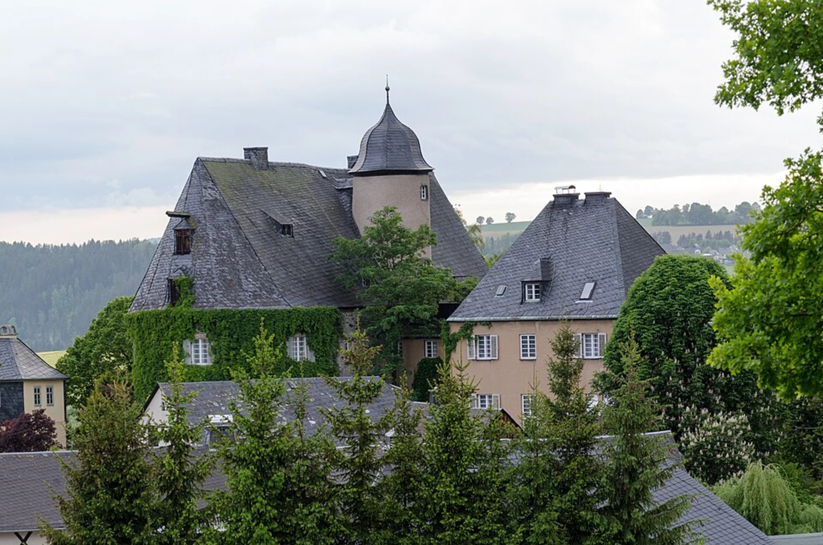 An image depicting the trail Blumenaumühle and River Saale Loop and its surrounding area.