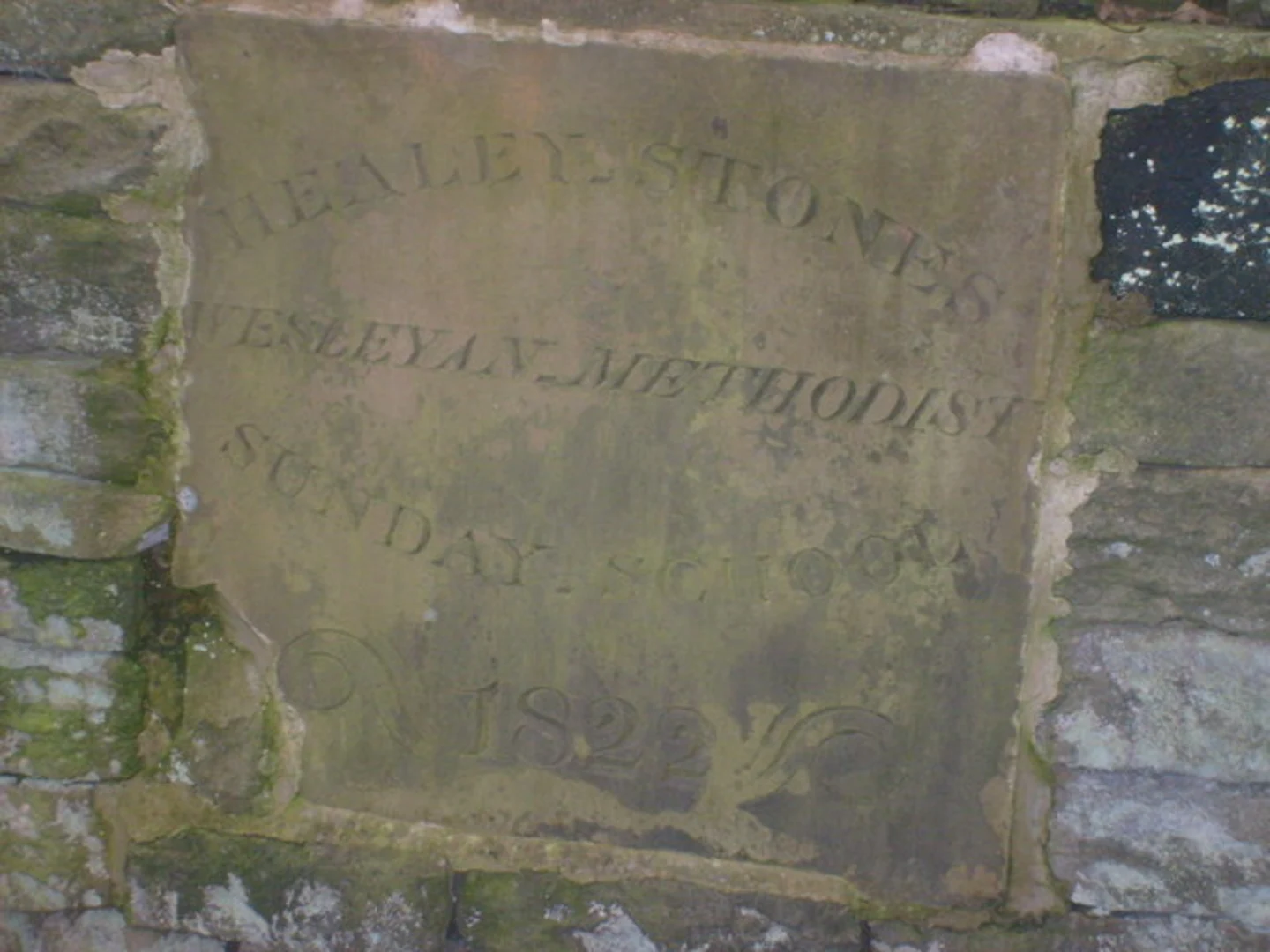 An image depicting the trail Healey Stones Loop and its surrounding area.