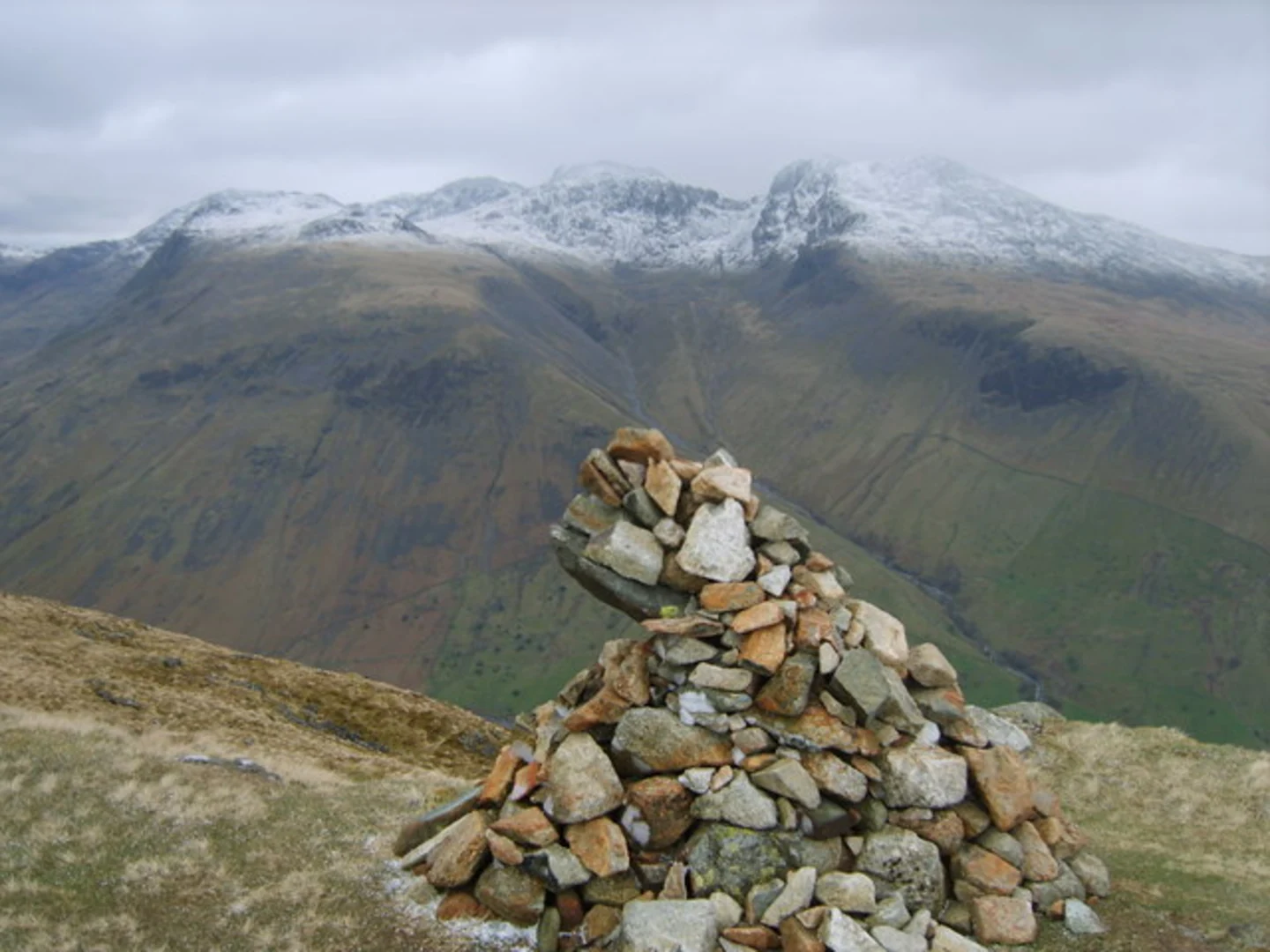 An image depicting the trail Cat Bells and Maiden Moor Loop - Brandlehow Park and its surrounding area.