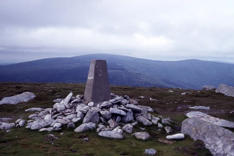 An image depicting the trail Stoney Top and Tonelagee Mountain and its surrounding area.