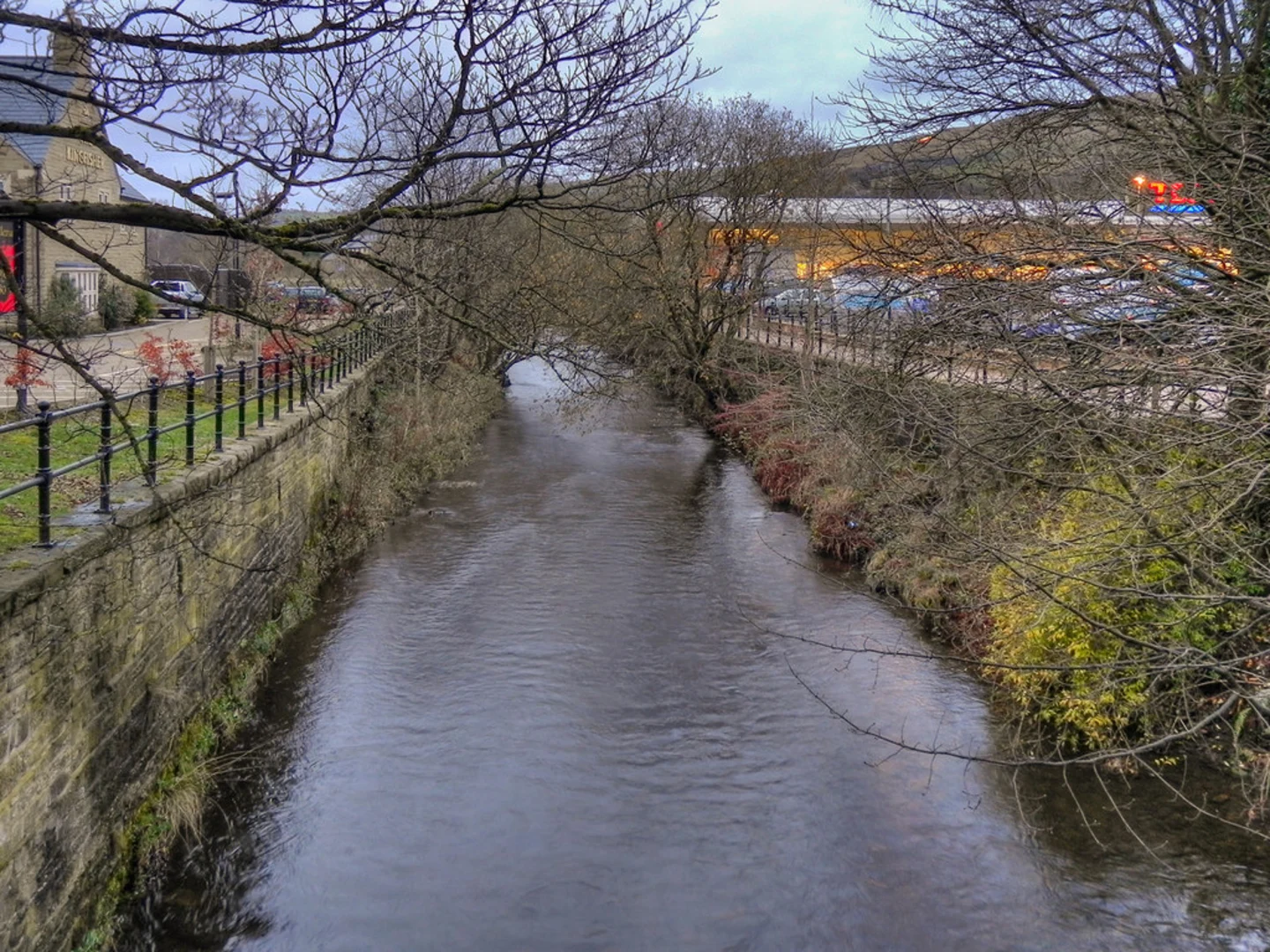 An image depicting the trail River Tame Walk - Greenfield and its surrounding area.